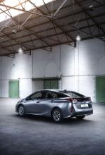 Toyota Prius Plug-in Hybrid 2016 года